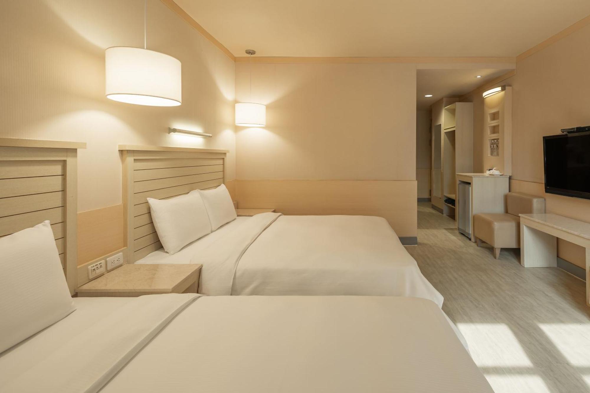 Kindness Hotel - Jhong Jheng Kaohsiung Zimmer foto